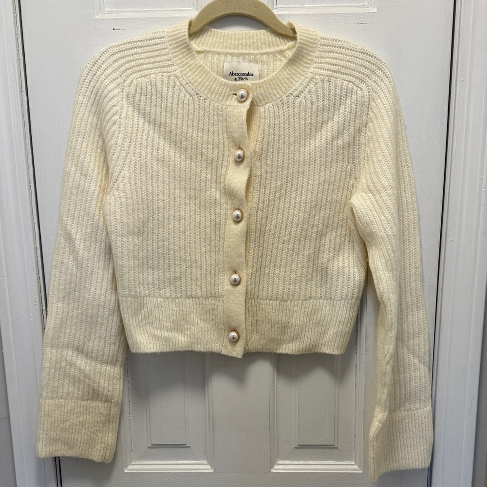 Abercrombie & Fitch Ivory Knit Cardigan